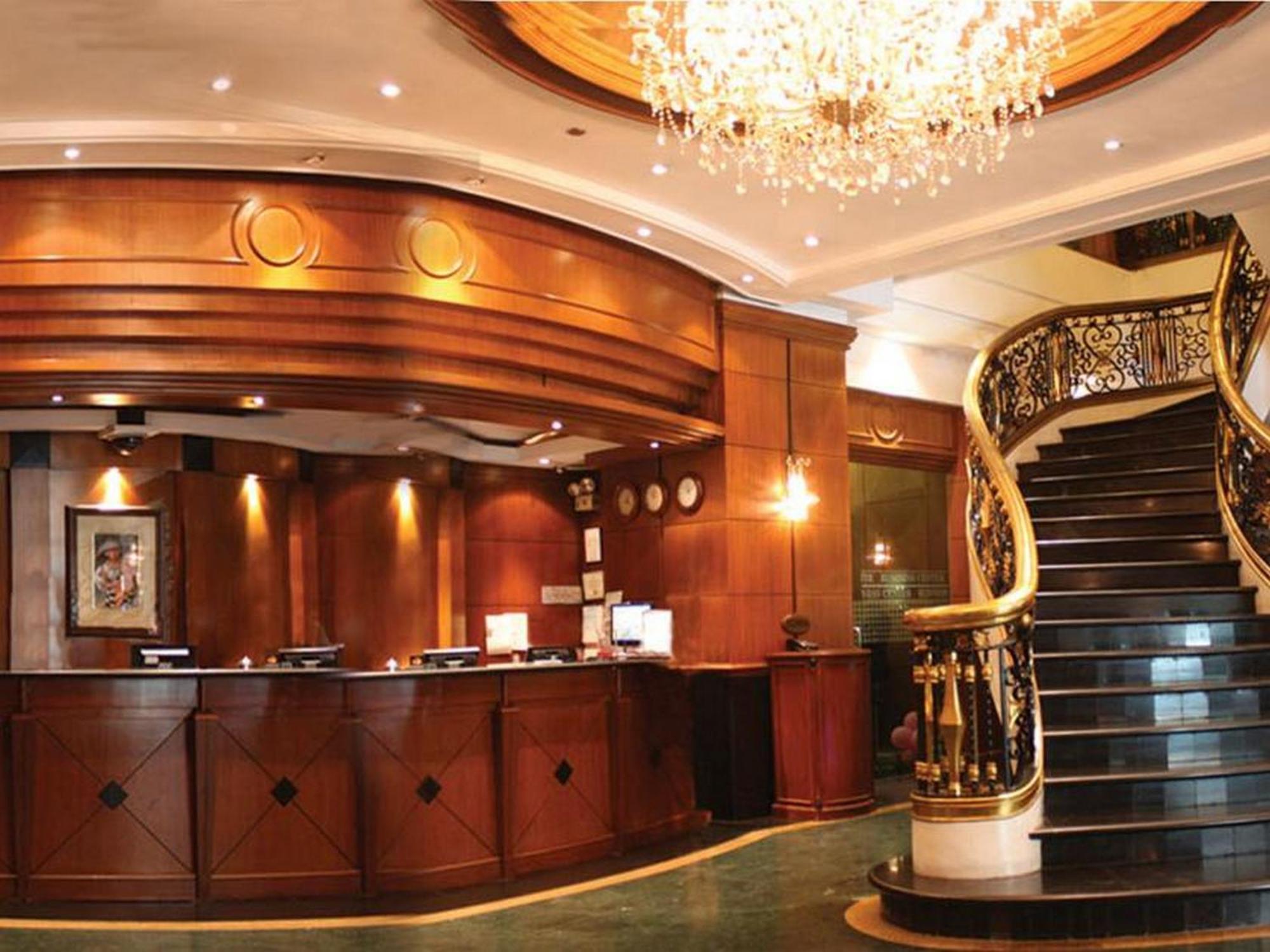 Hotel Citystate Tower 4*